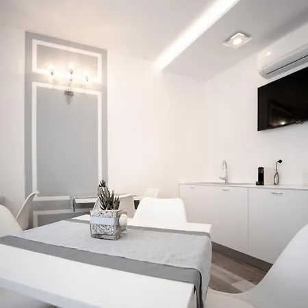Bed & Breakfast Residenza Ca' Vittoria 4*