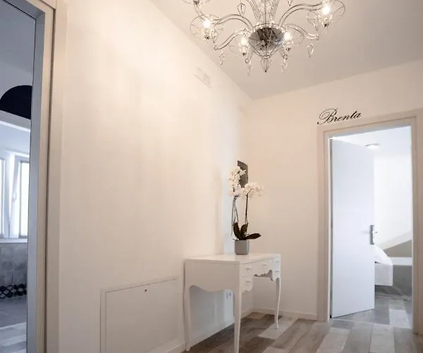 Bed and Breakfast Residenza Ca' Vittoria 4*